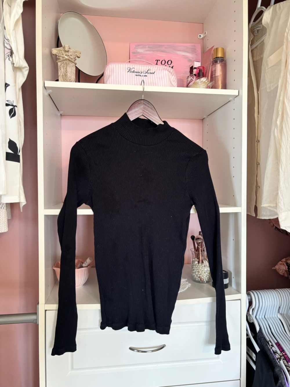 Uniqlo Black Ribbed Turtleneck Sweater